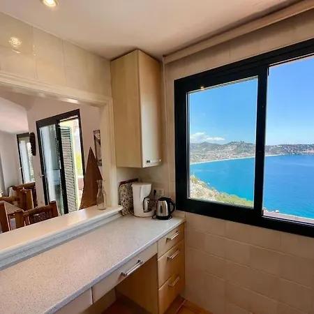Chalet Tropical Bay Views *