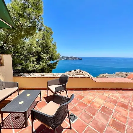 Chalet Tropical Bay Views Villa