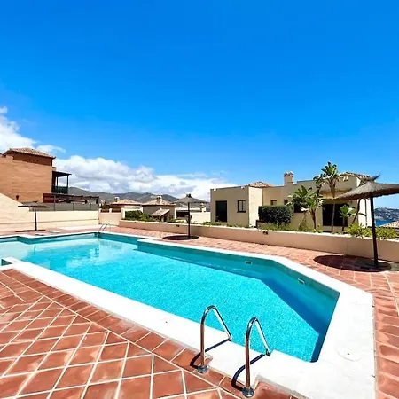 Chalet Tropical Bay Views *